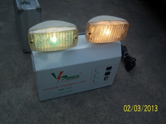 ขาย ไฟฉุกเฉินใช่งานได้ปกติ สวยๆตามภาพ