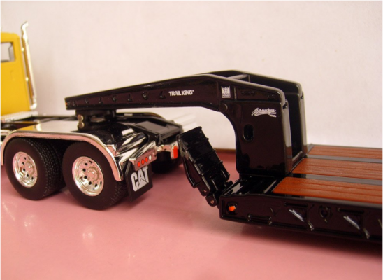 CAT CT660 Daycab with Trail-King Lowboy Trailer