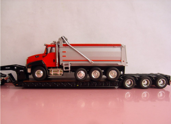 CAT CT660 Daycab with Trail-King Lowboy Trailer