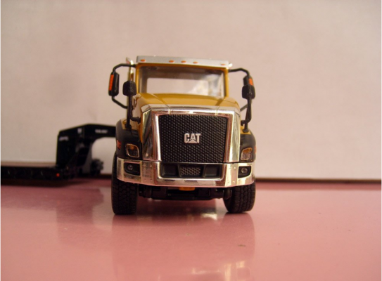 CAT CT660 Daycab with Trail-King Lowboy Trailer