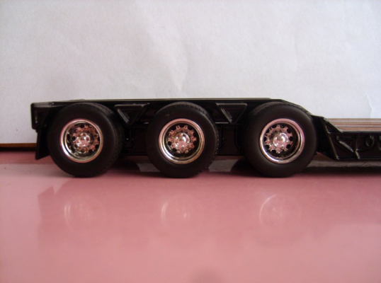 CAT CT660 Daycab with Trail-King Lowboy Trailer