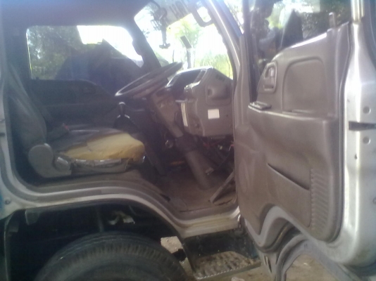 ขายรถ6ล้อ ISUZU  เครื่อง 4BE1 110แรง  หัวกาตูน ถูกๆๆ  เล่มทะเบียรเต็ม เอกสารพร้อมโอนลดสุดๆครับ