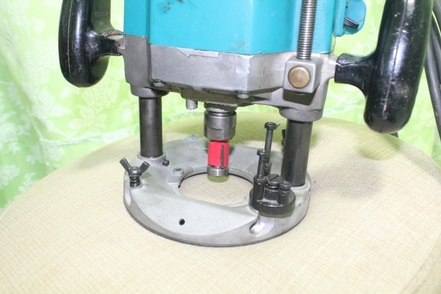 เครื่องเซาะร่องไม้(Router) 1/2 นิ้ว Makita รุ่น 3612 (1,650w.)