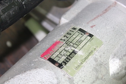 เลื่อยวงเดือน 10 นิ้วยี่ห้อ makita รุ่น 5201N อุปกรณ์ครบพร้อมใช้งานครับ