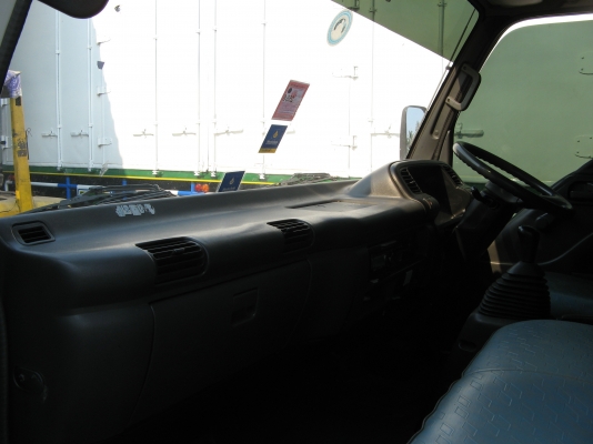 ขาย 6 ล้อ อีซูซุ NPR 130 แรง ยาว 5 ม.ปี 2006 สภาพสวยจัด เครื่องแน่น สนใจติดต่อ 081-9425443 รถสวย บ้านสิงห์