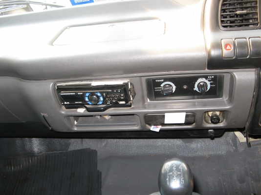 ขาย 6 ล้อ อีซูซุ NPR 130 แรง ยาว 5 ม.ปี 2006 สภาพสวยจัด เครื่องแน่น สนใจติดต่อ 081-9425443 รถสวย บ้านสิงห์