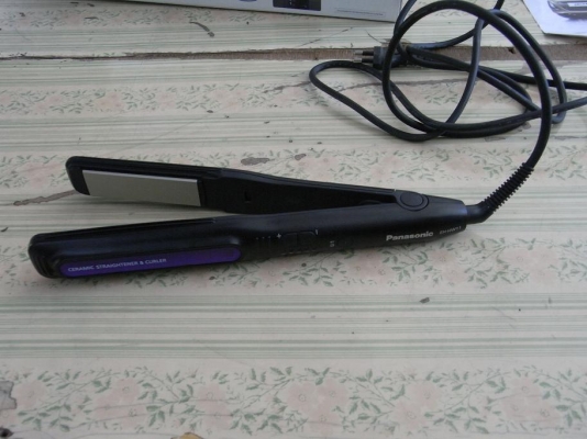 ขายเครื่องหนีบผมตรง Panasonic รุ่น EH-HW11-k สภาพใหม่มากซื้อมาใช้ไป 3 ครั้ง ขอขายครึ่งราคาของใหม่ ขายเครื่องหนีบผมตรง Panasonic รุ่น EH-HW11-k สภาพใหม่มากซื้อมาใช้ไป 3 ครั้ง ขอขายครึ่งราคาของใหม่