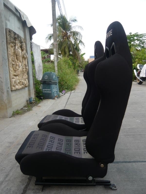 ขายเบาะซิ่ง//BRIDE สภาพสวยๆพร้อมรางพร้อมไส่ถอดออกจากรถเก๋ง