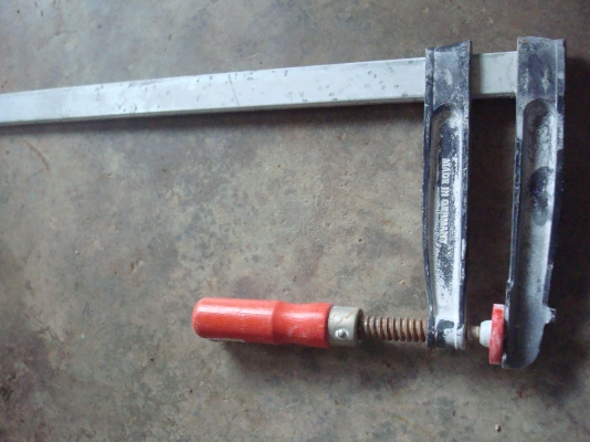 แคล้มจับงาน