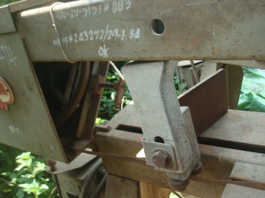 เลื่อยตัดเหล็กสายพาน เลื่อยตัดเหล็กสายพาน