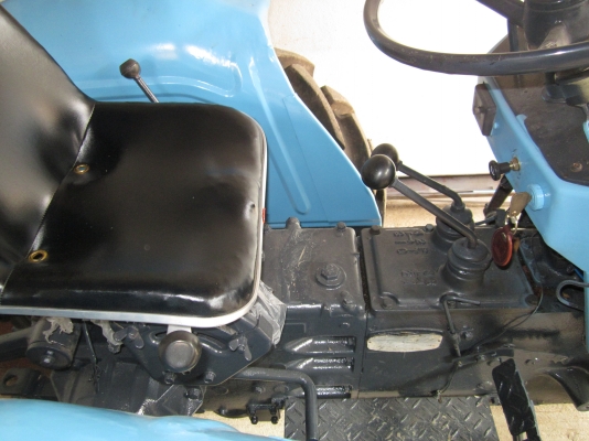 ขายรถไถมิตซูบิชิ D2000