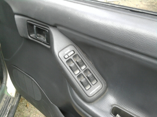 ขาย มาสด้า 323 ปี 94 ทะเบียน+โอน ตามสภาพครับ