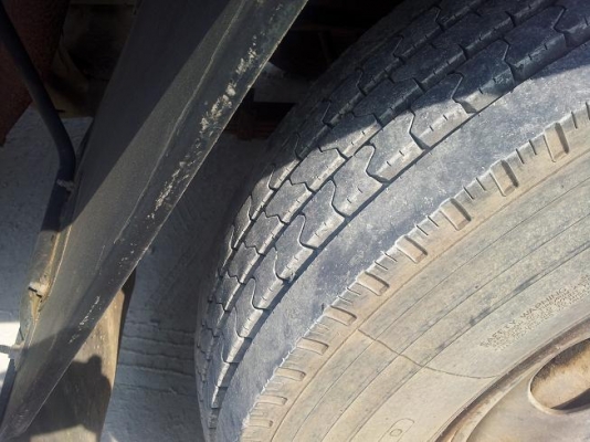 ขายNISSAN UD 6 ล้อหัวลาก 750,000 บาท