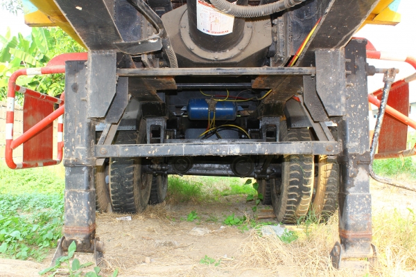 ขายหางเซมิดั้ม  2  เพลา   หางใหม่ ผลิตโดยบริษัท  ส.สุชัย  จำกัด  จังหวัดนครปฐม