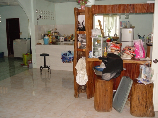 ใครต้องการบ้านและโกดังที่ดินโฉนดไกล้สะพานแม่นำ้แคว ใครต้องการบ้านและโกดังที่ดินโฉนดไกล้สะพานแม่นำ้แคว