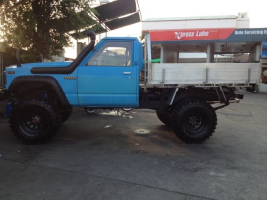 1994 NISSAN, SAFARI 4WD