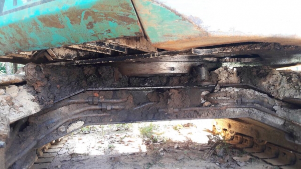 ขายเหมารวม 3 รายการ 1.KOMATSU PC50UU 2.รถบรรทุก 6 ล้อดัมพ์ ISUZU NPR 115 3.หางสาลี่ 4 ล้อ ราคา 450000