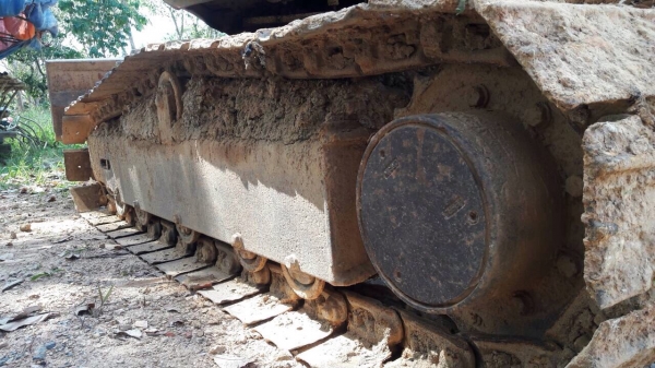 ขายเหมารวม 3 รายการ 1.KOMATSU PC50UU 2.รถบรรทุก 6 ล้อดัมพ์ ISUZU NPR 115 3.หางสาลี่ 4 ล้อ ราคา 450000