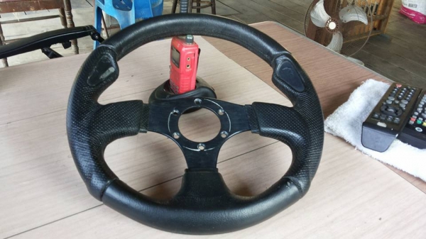 พวงมาลัยใส่รถหรือเรือ