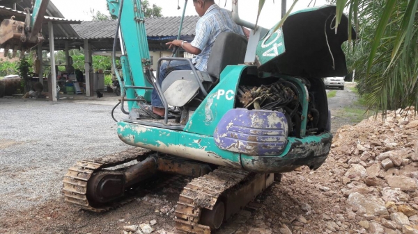 ขายรถแบคโฮ KOMATSU PC30-7 ราคา 300000