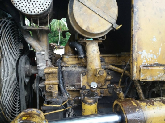 ขายรถแทรคเตอร์ CAT D4H ตีนตะขาบ ซีรีย์ 2 ไม่มีเอกสาร ราคา 550000