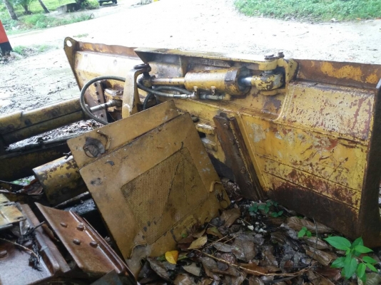 ขายรถแทรคเตอร์ CAT D4H ตีนตะขาบ ซีรีย์ 2 ไม่มีเอกสาร ราคา 550000