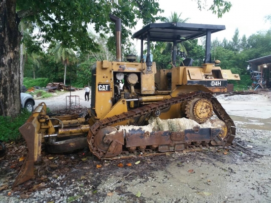 ขายรถแทรคเตอร์ CAT D4H ตีนตะขาบ ซีรีย์ 2 ไม่มีเอกสาร ราคา 550000