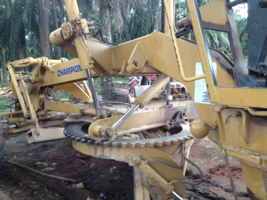 ขายรถเกรด CHAMPION 720A ซีรีย์ /// เอกสารเล่มทะเบียน ราคา 650000