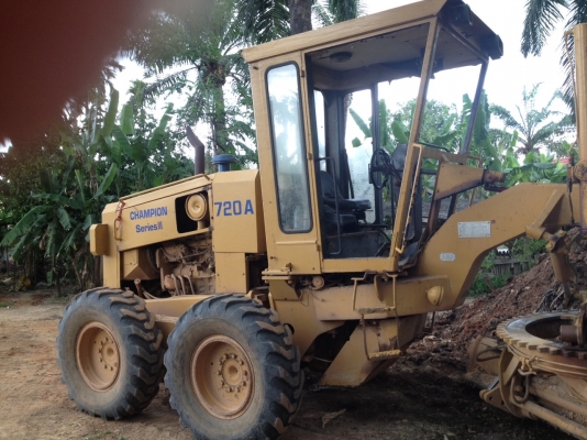 ขายรถเกรด CHAMPION 720A ซีรีย์ /// เอกสารเล่มทะเบียน ราคา 650000