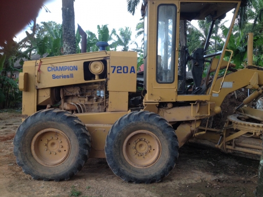 ขายรถเกรด CHAMPION 720A ซีรีย์ /// เอกสารเล่มทะเบียน ราคา 650000