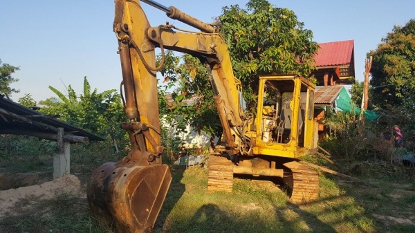 ขายรถตักแบ็คโฮ โคมัสสุ pc60-1 เครื่องเดิมติดใช้งานได้ เอวดี