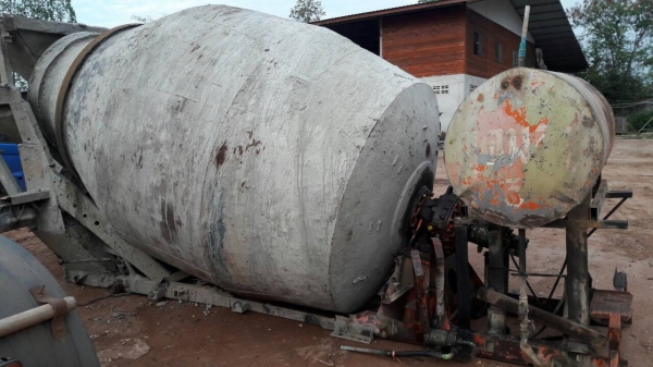 ขาย โม่ปูน 5 คิว โม่ตรง สภาพพร้อมใช้งาน อุปกรณ์ครบ ยกขึ้นใส่รถได้เลย ราคาคุยกันได้ครับ ขาย โม่ปูน 5 คิว โม่ตรง สภาพพร้อมใช้งาน อุปกรณ์ครบ ยกขึ้นใส่รถได้เลย ราคาคุยกันได้ครับ