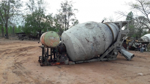 ขาย โม่ปูน 5 คิว โม่ตรง สภาพพร้อมใช้งาน อุปกรณ์ครบ ยกขึ้นใส่รถได้เลย ราคาคุยกันได้ครับ ขาย โม่ปูน 5 คิว โม่ตรง สภาพพร้อมใช้งาน อุปกรณ์ครบ ยกขึ้นใส่รถได้เลย ราคาคุยกันได้ครับ