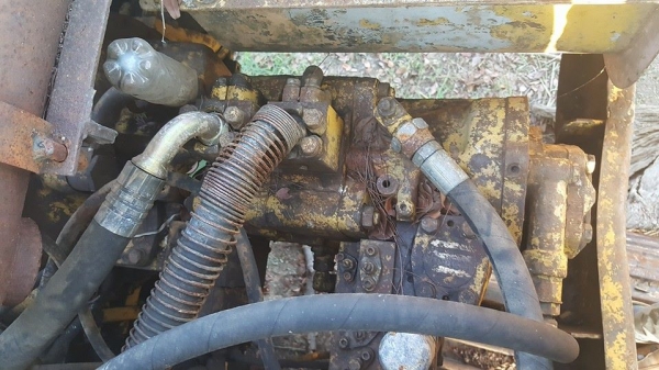 ขายรถขุดแบ็คโค โคมัสสุ pc200-5ไฟฟ้าตัด เครื่องเดิม บูมสวย เอวดี คอนโทรลยาว สภาพลงงานได้