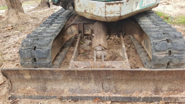 ขาย แบคโฮ KOMATSU PC75UU-1 เอกสารสัญญาซื้อขาย รถใช้งานอยู่เป็นประจำครับ