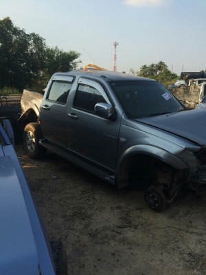 ซากดีเเมกด์ 4 ประตู ไฮเเลนเดอร์ เครื่อง3000 ปี05 โอนลอยๆหรือเเยกขายอะไหลทุกอย่างทั้งคันมีหลายรุ่นเก๋งเเละกระบะ