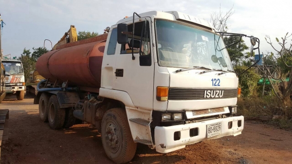 ขาย รถน้ำ 2 เพลา ISUZU เครื่อง 260 แรงม้า คัสซีสวยตลอดเส้น ปั้มน้ำ+อุปกรณ์มีครบ เบรคทิฟฟี่ รถใช้งานอยู่เป็นประจำ เอกสารเล่มทะเบียนครบ