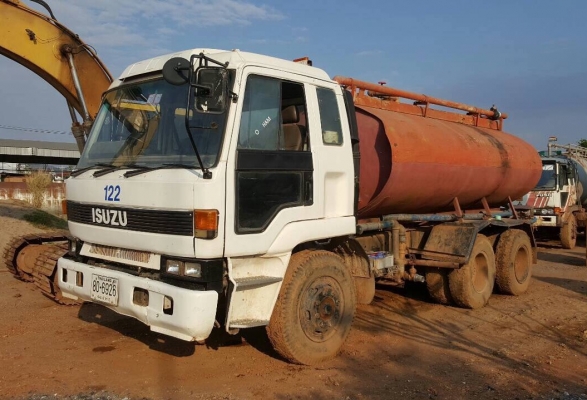 ขาย รถน้ำ 2 เพลา ISUZU เครื่อง 260 แรงม้า คัสซีสวยตลอดเส้น ปั้มน้ำ+อุปกรณ์มีครบ เบรคทิฟฟี่ รถใช้งานอยู่เป็นประจำ เอกสารเล่มทะเบียนครบ