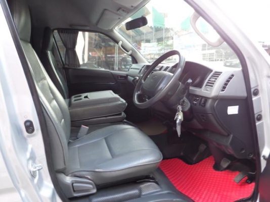 โทร 0922726669 ตันหยงรถตู้เบสฝั่งธน รถตู้พร้อมใช้งาน รถตู้ดีเซลล์ ปี 2010 เบาะ 3 แถว ราคา 759000 บาท