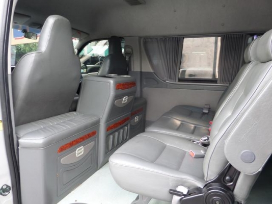 โทร 0922726669 ตันหยงรถตู้เบสฝั่งธน รถตู้พร้อมใช้งาน รถตู้ดีเซลล์ ปี 2010 เบาะ 3 แถว ราคา 759000 บาท