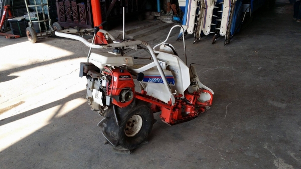 รถเกี่ยวข้าวเดินตามแบบมัดข้าวในตัว KUBOTA  รุ่น RB25DE เก่าญี่ปุ่น เกี่ยวมัด 1 แถว 1 ล้อ เครื่งยนต์ขนาด 3 แรง  ใช้งานง่าย  สภาพสวย