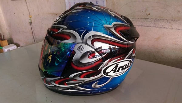ขายคับหมวกกันน็อค Arai Vector size M 57-58CM made in Japan สีสวยๆนวมแน่นๆคับ ตำหนิมี2จุดตามรูปคับ ราคา 9500 บาท ส่งได้ทั่วไทยคับ สนใจติดต่อ 081-0578282 FACEBOOK ชาญณรงค์ ป๊อป ชัยอมฤต ไอดีไลน์ POPBIGBIKESAKON คับ สนใจรถสวย ถูก ดี ต้อง POP BIGBIKE SAKONNAKH