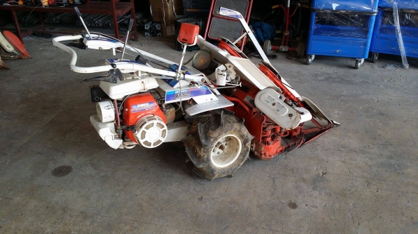 รถเกี่ยวข้าวเดินตามแบบมัดข้าวในตัว KUBOTA  รุ่น RA50D(2) เก่าญี่ปุ่น เกี่ยวมัด 2 แถว 2 ล้อ