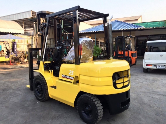 ขายโฟล์คลิฟ นำเข้าจากญี่ปุ่น มิตซู 2.5 ตัน 5 เมตร ดีเซล ออโต้ เครื่องเกียร์ดีมากๆพร้อมใช้งาน 094-4267888 จะเด็ด 260,000 ฿