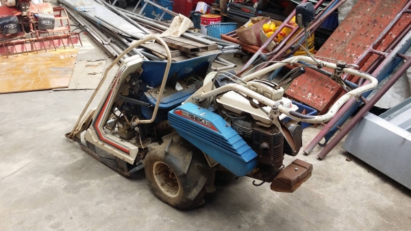 รถเกี่ยวข้าวเดินตามแบบมัดข้าวในตัว ISEKI เก่าญี่ปุ่น เกี่ยวมัด 2 แถว 2 ล้อ ใช้งานง่าย  สภาพดี เครื่องพร้อมใช้งาน ไม่เคยใช้งานในไทย