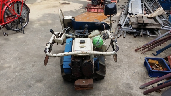 รถเกี่ยวข้าวเดินตามแบบมัดข้าวในตัว ISEKI เก่าญี่ปุ่น เกี่ยวมัด 2 แถว 2 ล้อ ใช้งานง่าย  สภาพดี เครื่องพร้อมใช้งาน ไม่เคยใช้งานในไทย