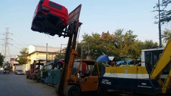 ขาย หัวเก๋ง สำหรับรถ HINO หกล้อขนาดกล่าง เก่านอกแท้ อุปกรณ์ครบ ขาย หัวเก๋ง สำหรับรถ HINO หกล้อขนาดกล่าง เก่านอกแท้ อุปกรณ์ครบ