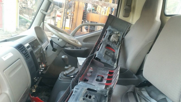 ขาย หัวเก๋ง สำหรับรถ HINO หกล้อขนาดกล่าง เก่านอกแท้ อุปกรณ์ครบ ขาย หัวเก๋ง สำหรับรถ HINO หกล้อขนาดกล่าง เก่านอกแท้ อุปกรณ์ครบ