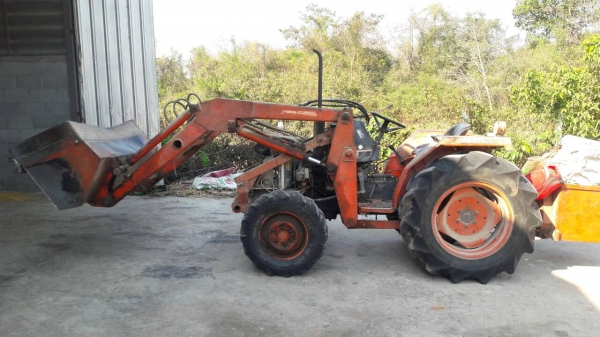 รถตักครึ่งคิวคูโบต้า 24 แรง ขายตามสภาพครับ