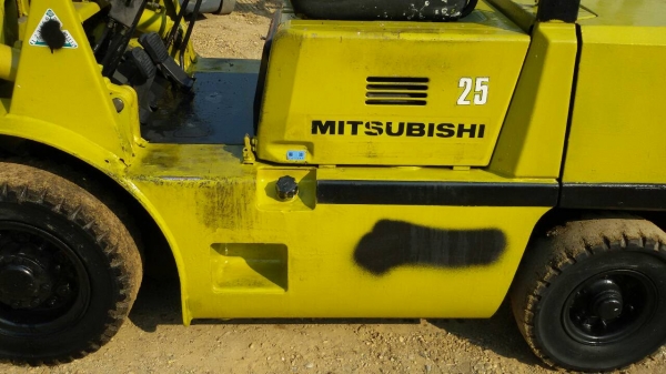 รถยก MITSUBISHI FD25 เครื่องดีเซล S4E เสาสูง 3 เมตร ยกได้ 2.5 ตัน เกรียร์ธรรมดา ยางตันหน้าหลัง รถนำเข้า สนใจติดต่อ 089-7949488